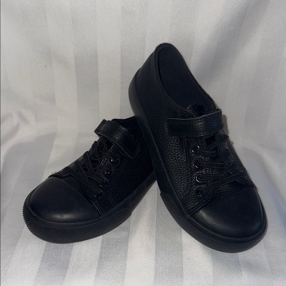 Black Shoes - Picture 10 of 10